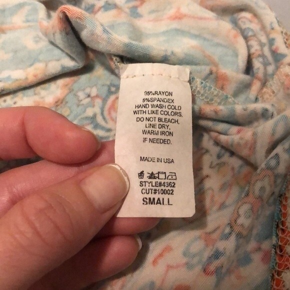 First Look Print Tank Top with Bow Women Size Small - Picture 6 of 7